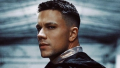 FIZIČKI OBRAČUN NA NASTUPU PEVAČA Snimak Relje Popovića je već uveliko postao viralan, komentari se samo nižu (VIDEO)