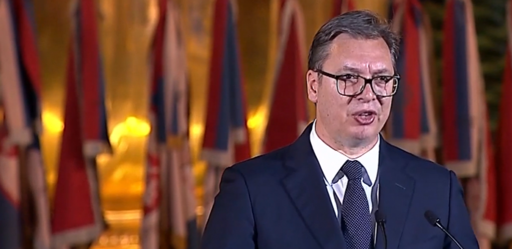 VUČIĆ STAVIO SVIMA DO ZNANJA: Srbija nikoga neće da moli, za trobojku više nikada nećemo da se izvinjavamo (VIDEO)