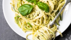 ŠPAGETE SA DOMAĆIM PESTO SOSOM - Fantastično jelo, koje popravlja raspoloženje