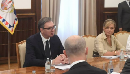 PREDSEDNIK VUČIĆ STIGAO U SKUPŠTINU Počinje dijalog sa opozicijom