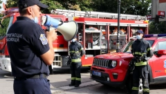 VATRA GUTA ZGRADU U NOVOM SADU Ljudi beže iz svojih stanova (FOTO)