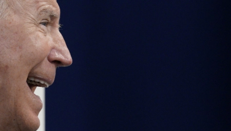 BAJDEN UVODI NOVA PRAVILA Uslediće DRAKONSKE MERE, sa omikron sojem nema šale!