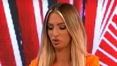 MOŽE LI SE*SEPILNIJE?! Aleksandra stajlingom raspametila sve, bujne grudi stavila u prvi plan, a svi su primetili ovaj detalj na zadrugarki!