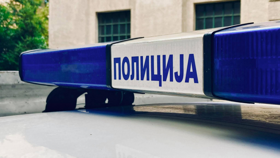 UDES U SURČINU Sudarili se kombi i automobil, tri osobe povređene