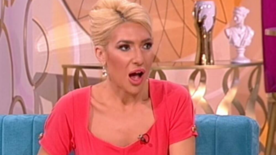 OGLEDALCE MOJE, RECI ĐAK GENERACIJE KO JE! Hit fotka Jovane Jeremić koja će vam definitivno ulepšati dan, voditeljka ponovo pomerila granice!