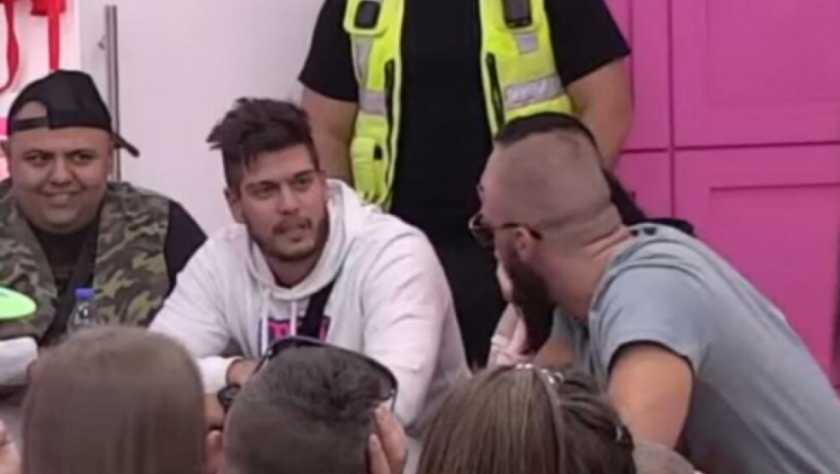 ZABORAVIO SI MAJKU ZA PARČE PI*KE Dalila i Dejan u žestokom okršaju sa Mensurom, pljušte uvrede!
