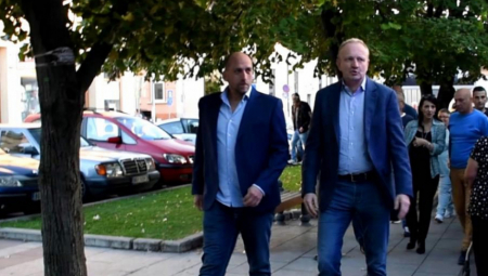 SA KIM SI, TAKAV SI Čovek koji je dočekao tajkuna Dragana Đilasa u Vršcu kriminalac?!