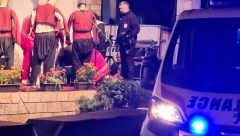 SRUŠIO SE NA BINI I PREMINUO Mladić (21) izgubio život tokom koncerta u Mrčajevcima