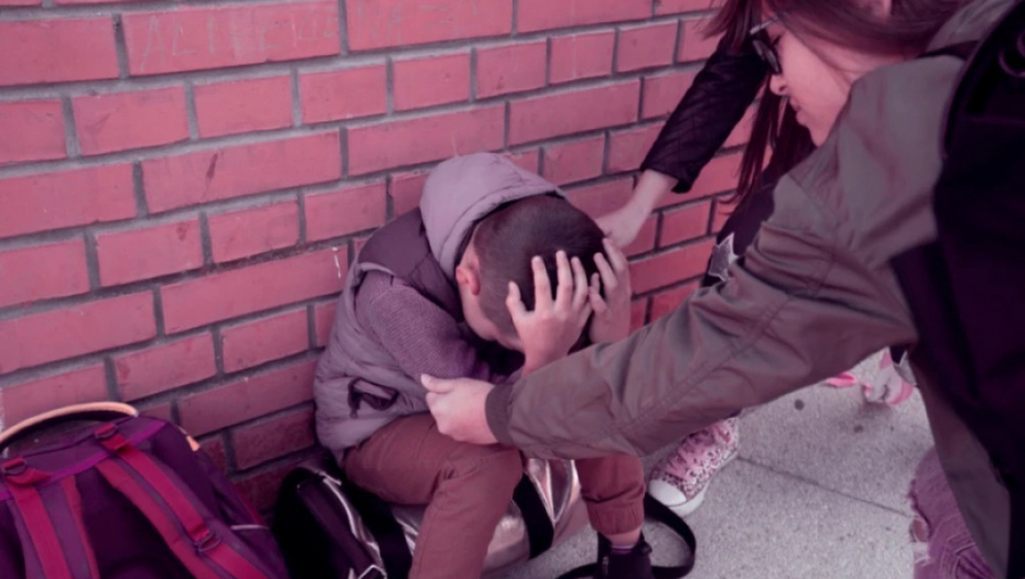 PRETUKLI DRUGA (16) I SLOMILI MU NOS! Vršnjačko nasilje u Saobraćajnoj školi u Zemunu