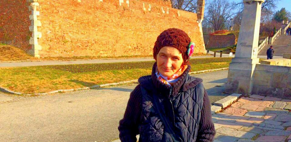 KRENULA KOD ŠNAJDERKE PREKO PUTA I NESTALA Sin poručuje: Mama, voleo bih još jednom da te zarglim!