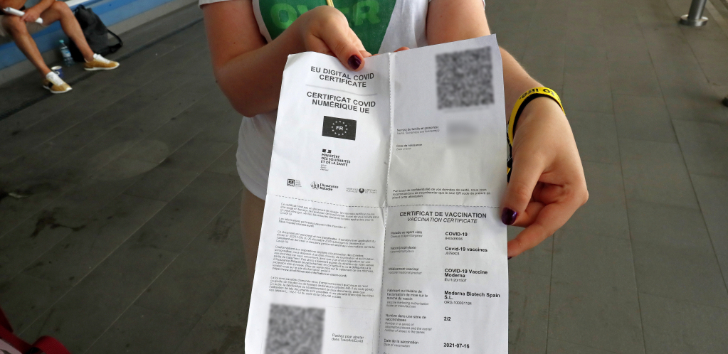 DA LI POSLODAVAC SME DA TRAŽI KOVID SERTIFIKAT? U pitanju su vrlo osetljivi podaci, postoje neki izuzeci i uslovi!