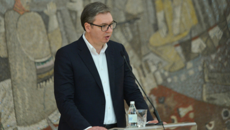 VUČIĆ OTKRIO IME ČOVEKA OD KOGA ALBANCI DRHTE Vide ga iza svakog drveta i drhte, plaše ga se, toliki junaci...