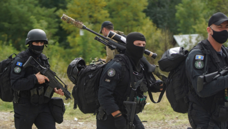 ŠIPTARI SE SPREMAJU ZA RAT Kurti želi upad na sever Kosova, osvanule osmatračnice iznad Jarinja, instaliraju se snajperska gnezda!