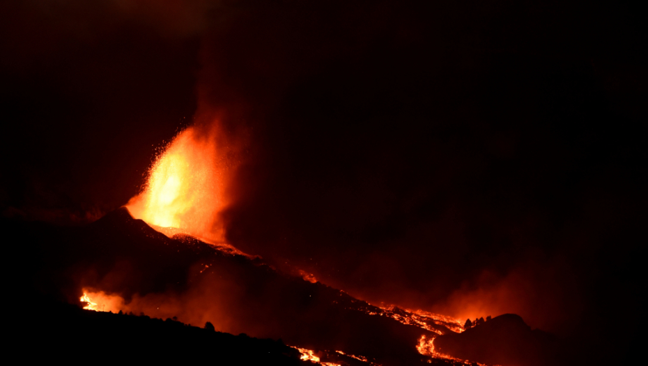LAVA STIGLA DO OKEANA Stanovnici Kanarskih ostrva se zatvorili u kuće, preti opasnost od štetnih gasova
