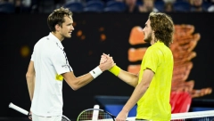 NIKAKO SE NE VOLE Bukti rat između Cicipasa i Medvedeva: Prošli jedan pored drugog, a onda je usledilo ovo (VIDEO)