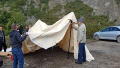 SRBI NA JARINJU NE ODUSTAJU Postavljaju šatore, a za Prištinu imaju novi zahtev!