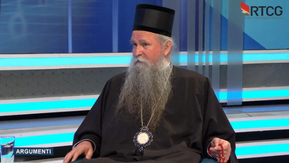 MITROPOLIT JOANIKIJE BEZ DLAKE NA JEZIKU Milo Đukanović mnogo puta prekršio Ustav