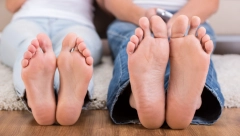 REŠITE SE OTEČENIH I BOLNIH STOPALA PRIRODNIM PUTEM Napravite sami kupku i melem za umorne noge