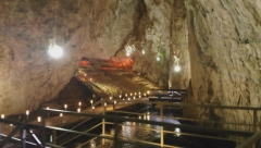 VELIČANSTVENI PRIRODNI FENOMEN NA ZLATIBORU Ronioci otkrili čime je prekriveno dno najveće bigrene kade u Stopića pećini (FOTO)