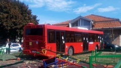 UHAPŠEN VOZAČ AUTOBUSA U Zemunu vozilom povredio dete i više ljudi