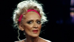 BEBI DOL PROMENILA IME I PREZIME Evo kako se pevačica sada zove!