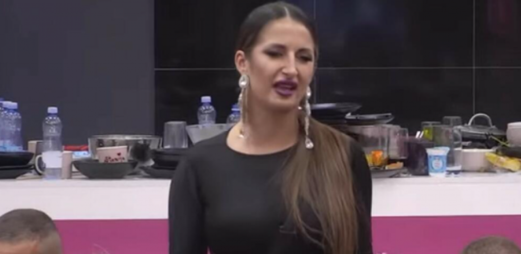 TAMO GDE PEVAŠ NEMA PUBLIKE Sandra i Irma zaratile zbog Cara, pljuštale uvrede!