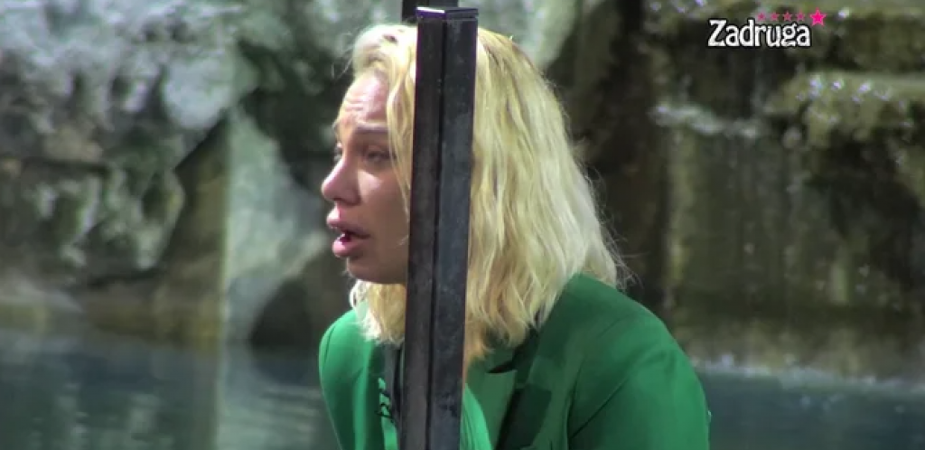 HTEO JE DA UBIJE MENE! Zadrugarka na lekovima nakon očevog samoubistva otkriva nove stravične detalje porodične drame!