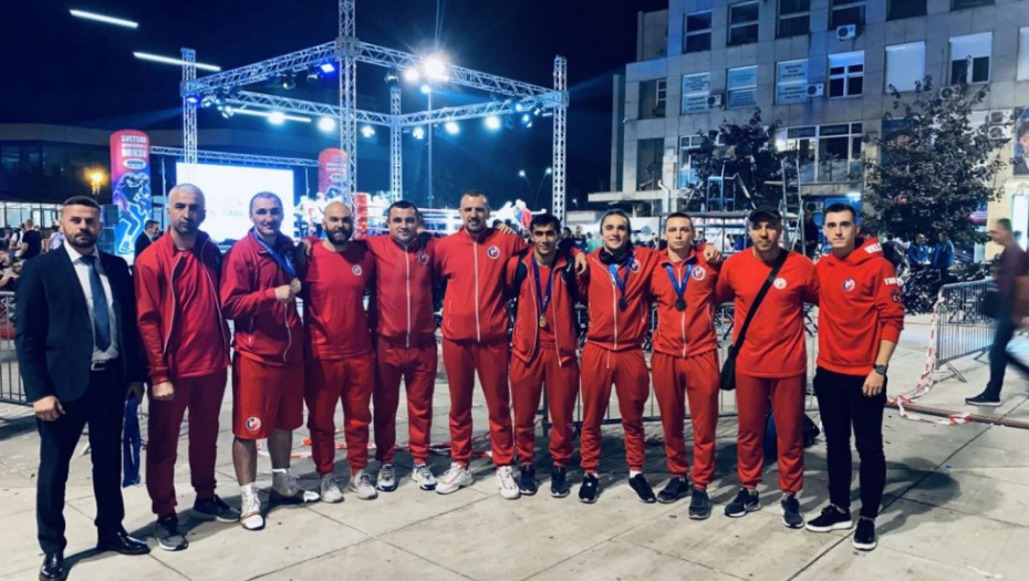 CRVENO-BELI POKUPILI ODLIČJA! Bokserima Zvezde tri medalje na prvenstvu Beograda!