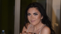 KR*SNULA BIH SE ZA 100.000 EVRA Zadrugarka šokirala izjavom: Muškarci su mi i do sada često nudili novac za s*ks, ali sam ja to odbijala