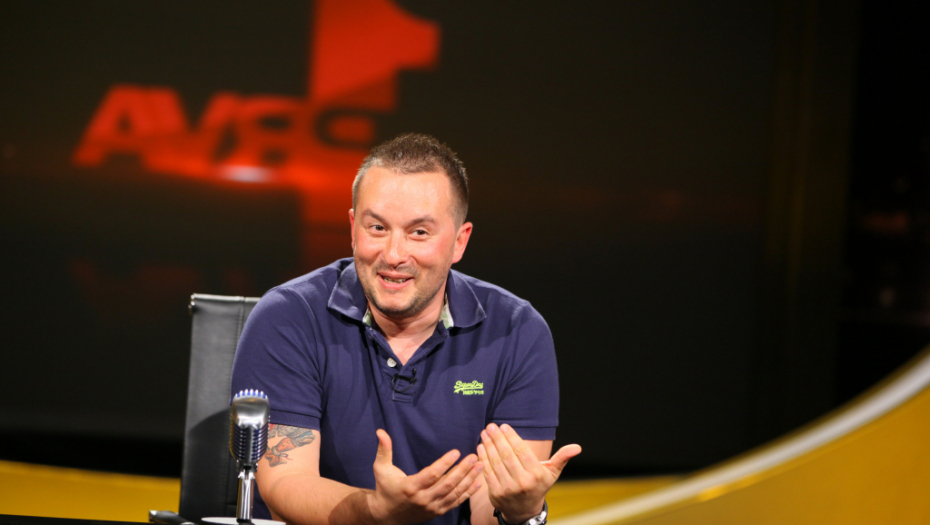 "MORAŠ ĆORAVU GUZU PI*OUSTI DA LJUBIŠ" Dno dna Ivana Ivanovića, brutalne uvrede uputio predsedniku Vučiću