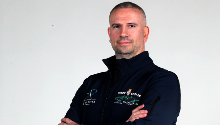 GORAN KARADŽIĆ: Sa našom čašću i majkom Srbijom se ne poigravajte, Srbija je večna dok su joj deca verna!