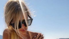 TRAGEDIJA ZADESILA MLADU GLUMICU Nakon smrti majke, sada joj preminuo i otac!