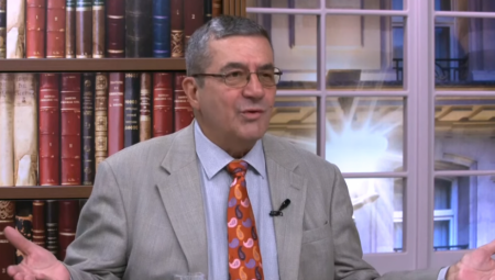 ISTORIČAR SRUŠIO PRIČE SMUŠENIH ANALITIČARA Srđa Trifković razbio veliki mit levo-liberalniog establišmenta