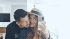 ZALJUBLJENA PEVAČICA NAPUSTILA ZEMLJU SA FUDBALEROM Ne razdvaja se od dečka, a svoju ljubav pokazala je i na društvenim mrežama