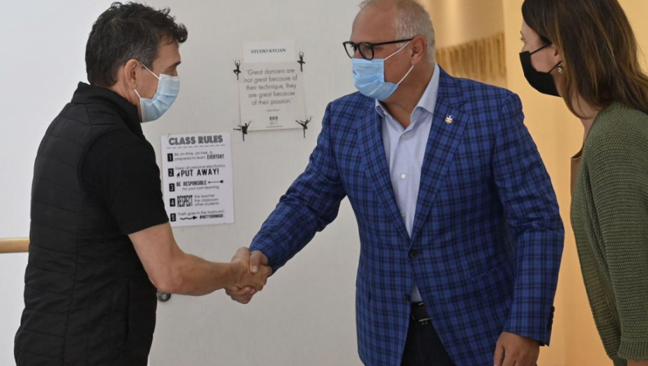 VESIĆ IZNEO STAV BEOGRADA Privreda mora da radi, a mere da se poštuju