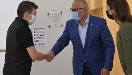 VESIĆ IZNEO STAV BEOGRADA Privreda mora da radi, a mere da se poštuju