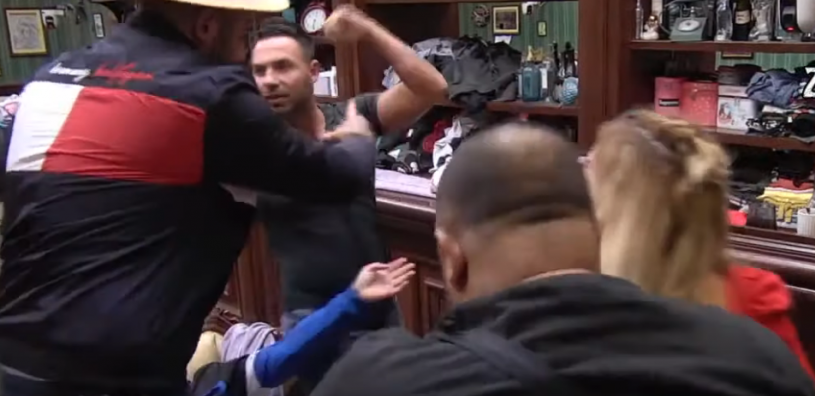 UDARIO ŽENU?! Zadrugar lomio sve pred sobom, obezbeđenje nije moglo da ga obuzda!