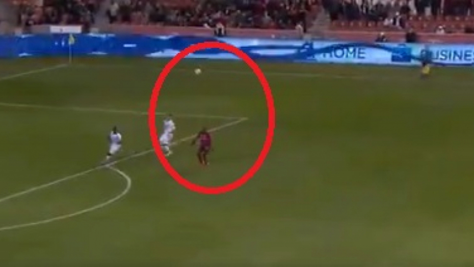 BOGOVI FUDBALA SU PALI NA TEME! Kakav gol, kakav volej - dugo ovako nešto nije viđeno! (VIDEO)