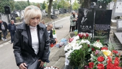 NIJE MOGLA DA ZADRŽI SUZE! Milan Marić prišao Tominoj udovici i uradio nešto neverovatno, ona zajecala od tuge (FOTO)