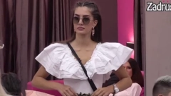 SKINULA SE ANĐELA ĐURIČIĆ! Zadrugarka prošetala razgolićena kroz garderober, kamera zabeležila svaki detalj! (VIDEO +18)