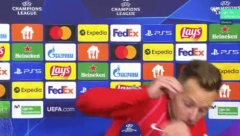 HRVAT SE OVOME NIJE NADAO! Navijač ga gađao flašom piva! (VIDEO)