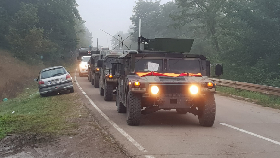 Kfor sa opremom za razbijanje demonstracija u Mitrovici i Zvečanu