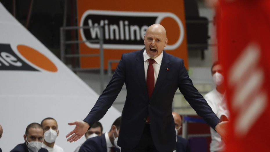 OBRADOVIĆ DOVODI STRAŠNO POJAČANJE Trinkijeri ga hteo u Partizanu, a onda je zaludeo Evropu