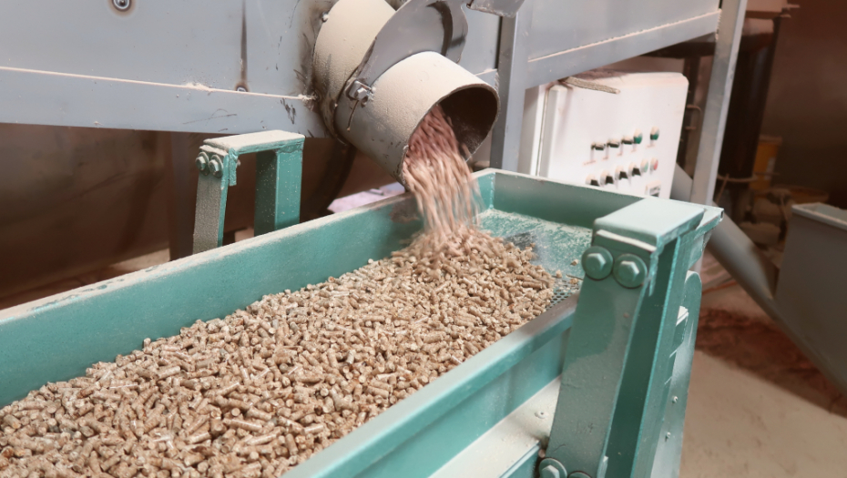 OGREVA KOLIKO HOĆEŠ, AL' KUPACA NI OD KOROVA Snabdevenost peletom i ogrevnim drvetom odlična, potražnja nikad slabija - ovo je razlog!