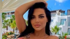 HELENA TOPALOVIĆ SRUŠILA INSTAGRAM! Bujne grudi prekrila tračicama, pa raspametila pratioce!