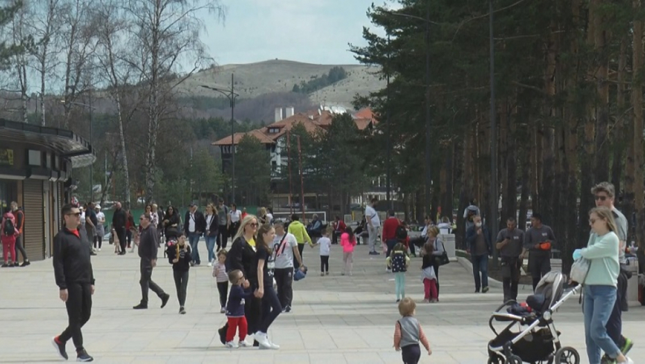 NAJPOSEĆENIJA I OVO LETO Na Zlatiboru dnevno boravi i do 25 hiljada posetilaca