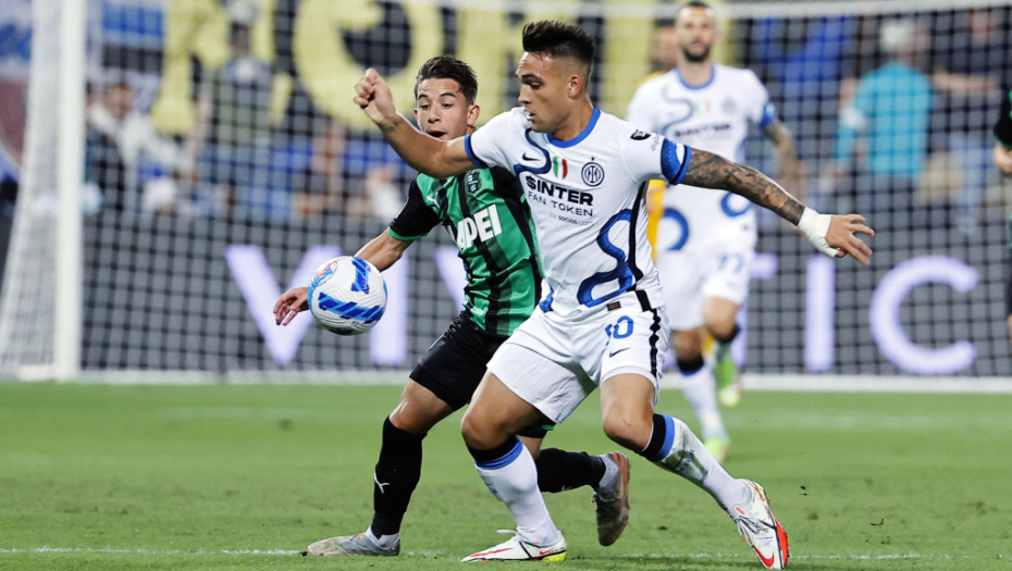 OSTAJE U INTERU Lautaro Martinez potpisao novi, mnogo bogatiji ugovor sa čelnicima Intera (FOTO)