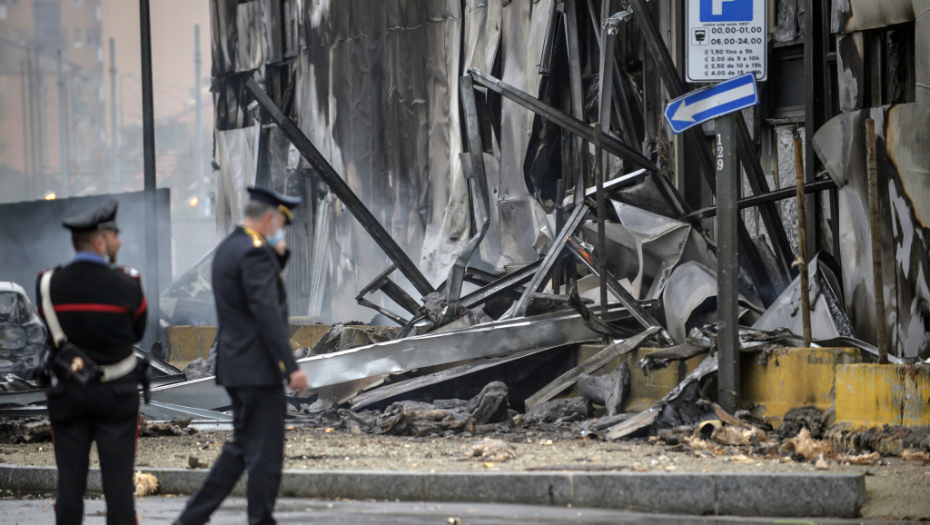 TRAGEDIJA U MILANU Avion se zakucao u zgradu, poginulo osam ljudi