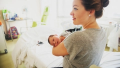 MILA JE DOKAZ DA SU ČUDA MOGUĆA, BILA JE MALO TEŽA OD VEKNE HLEBA: Počela sam da se porađam u kupatilu, uhvatila sam bebu da ne ispadne na pod!