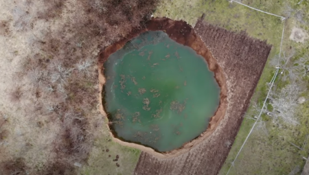 RUPE U PETRINJI PRETE DA PROGUTAJU KUĆE Nastale su posle zemljotresa, a država je uložila 13 miliona evra u sanaciju